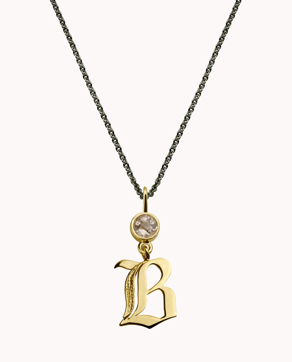 Collar Letra Chica B