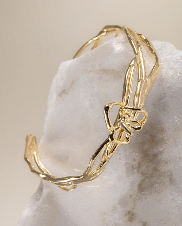 Cuff Aura