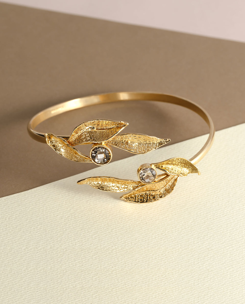 Arm Bracelet Brassia