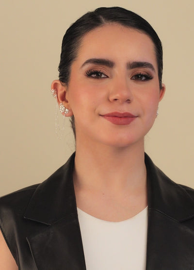 Video coralia-silver-ear-chain